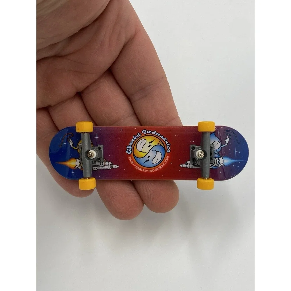 Tech Deck Y2K World Industries Flame Boy Vs Wet Willy Outer Space‎ Fingerboard